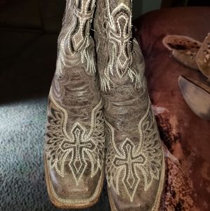 Corral boots